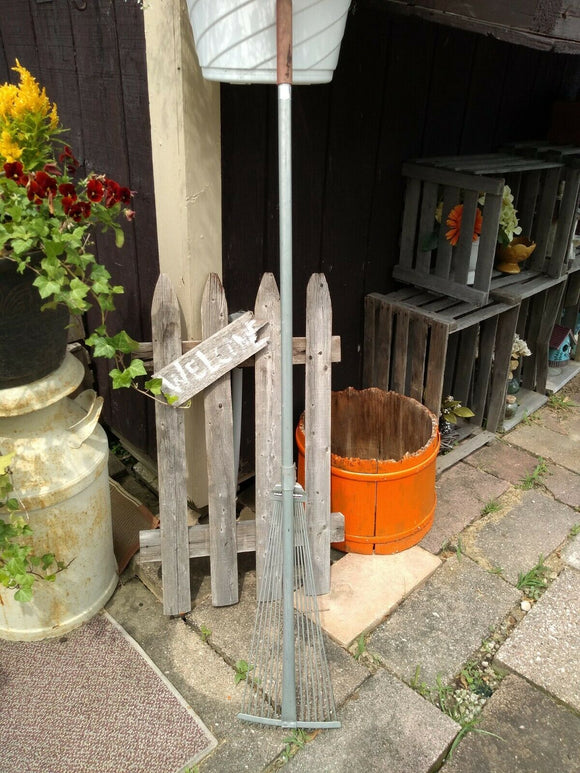 Extendable Metal Garden Rake